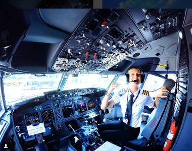 《瑞典美女機師》瑜珈健美好身材遊遍世界