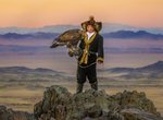 紀錄片《馴鷹女獵人》預告 13歲駕馭老鷹也太帥氣了 紀錄片《馴鷹女獵人》預告 13歲駕馭老鷹也太帥氣了