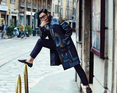 初次約會《男生的NG等人姿勢》女生可能因此想當場回家喔~