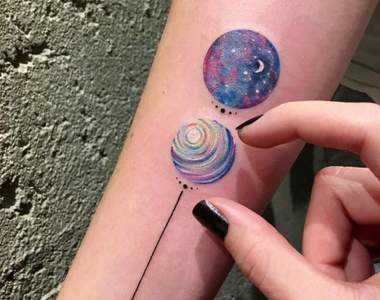 Eva Krbdk《圓刺青》在這個小小的圓中之美