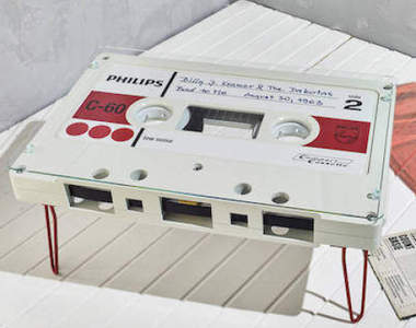 《復古卡帶茶几》讓懷舊洋樂迷瘋狂的夢幻家具出現惹✧