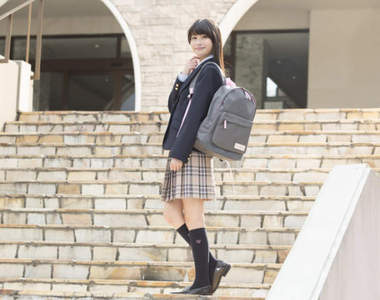 《全日本最適合制服的學生選拔》現役國2生美少女奪冠