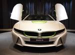 又是阿布達比《BMW i8》白色勁裝上怎麼綠綠的呢? 又是阿布達比《BMW i8》白色勁裝上怎麼綠綠的呢?
