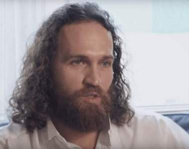 科技中毒？《跟手機結婚的男人》如果推出新手機是不是也要換老婆......