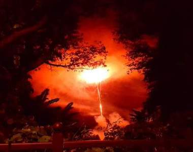 《煙火拍成世界末日》這也可說是一種才能吧...