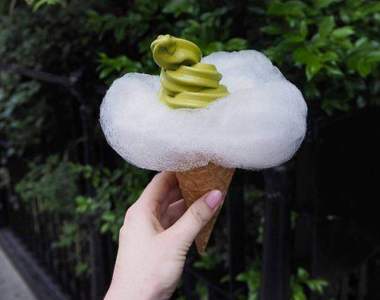 《MILK TRAIN棉花糖冰淇淋》棉花糖裹到最厚就像在捧著抱枕吃一樣w（舔）