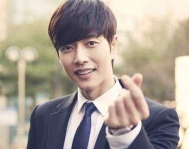 《朴海鎮》最迷人的行為 學長你這樣犯規啦(〃∀〃)