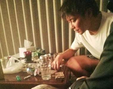 《成宮寬貴吸毒疑惑》網友解密白色粉末的真相其實是知育菓子!?