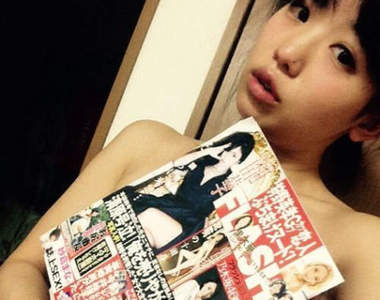 《正妹女諧星挑戰性感寫真》賣不好就直接引退回老家！？