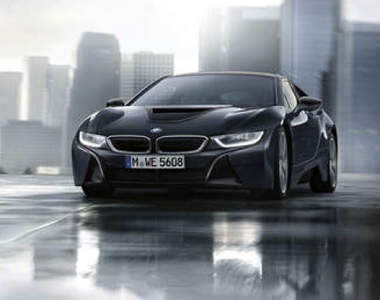 期間限定《BMW i8 Protonic Dark Silver Edition》巴黎秀新衣