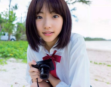 《武田玲奈的螢幕初體驗》美少女終於獻上了首次親親抱抱再推倒