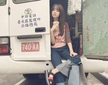 《中文字比麻豆還搶眼的畫報》金所炫表示：(￣▽￣;)