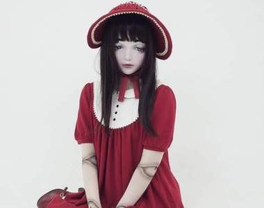 《球體關節人型橋本露露》世界第一位人偶服裝模特兒