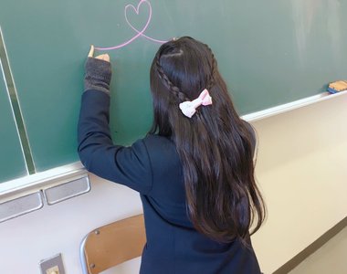 粉絲發狂？《偶像自爆情侶合照曬恩愛》現實是哀傷的一人劇場……