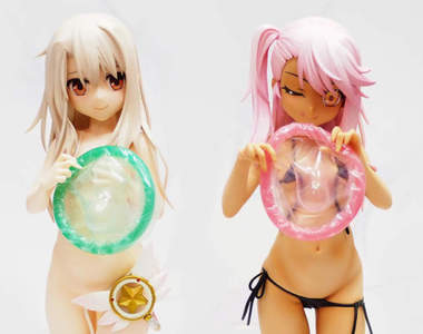 保險套改造《伊莉雅＋小黑泳裝公仔》別讓小學生拿這種東西當玩具……