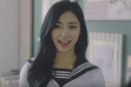 TWICE《CHEER UP》活力釋出　子瑜化身清純學生妹X氣質女伶♥