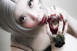 黑魔術附屬品《戀愛魔咒毒蘋果》要你中深深愛上我的毒❤