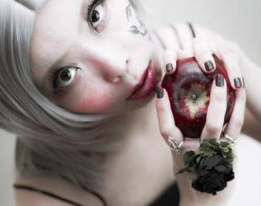 黑魔術附屬品《戀愛魔咒毒蘋果》要你中深深愛上我的毒❤