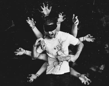 將《精神病具現化》的藝術攝影作品 照片中強烈感受到它們