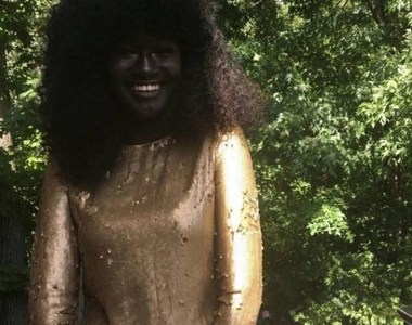 《因為太黑被霸凌的女孩》膚色是人家能決定的嗎(#`皿´) 