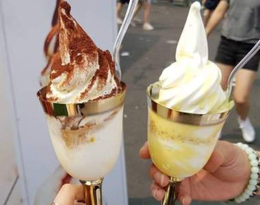 弘大話題甜點《高腳杯提拉米蘇冰淇淋》直接乾一杯豪邁喝下～