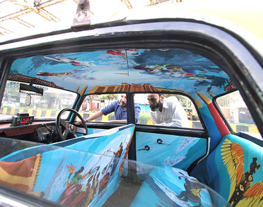 《計程車內部彩繪》車內也別有洞天啊