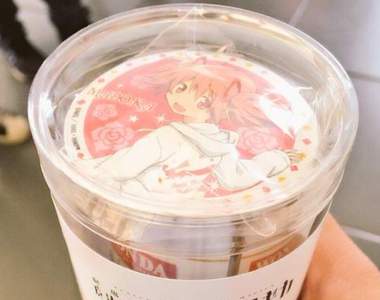 魔法少女小圓《售價千圓的罐裝飲料》反正贈品才是本體……