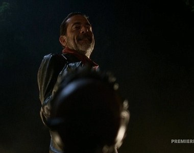 《陰屍路第7季》地方報紙幫那一位登了好感人訃聞......