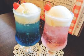 復古少女夢《七色寶石冰淇淋蘇打》帶你回到昭和年代的清涼限定飲品♡