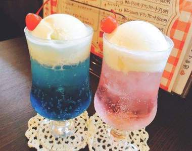 復古少女夢《七色寶石冰淇淋蘇打》帶你回到昭和年代的清涼限定飲品♡