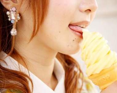 《世界三大H生物》除了朋友的姐姐跟朋友的媽媽之外的另一個是？