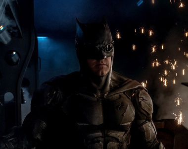 《正義聯盟》新蝙蝠俠盔甲&戈登局長亮相