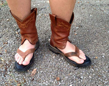 《牛仔靴涼鞋》到底是靴子還是涼鞋啊？（混亂）