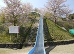 日本愛媛《事故等級危險溜滑梯》搭配下雨天還會有滑水道效果... 日本愛媛《事故等級危險溜滑梯》搭配下雨天還會有滑水道效果...