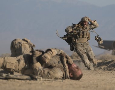 約翰希南主演《危牆狙擊》你準備好看江～～西拿～～了嗎？