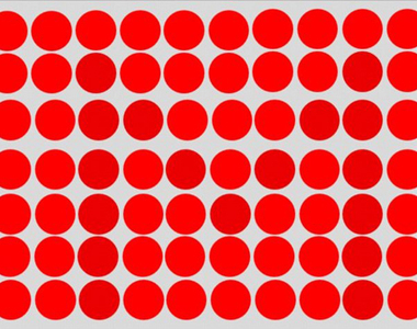 《測眼力考試》點點裡的字母你看到了嗎？