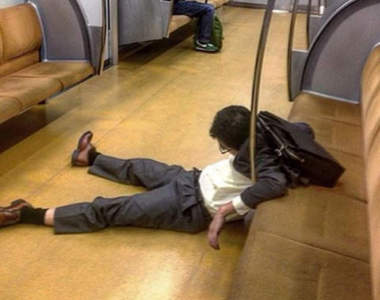 《醉後常有的事》醒來還得一片片拼湊記憶的拼圖嗚嗚嗚(手抖)