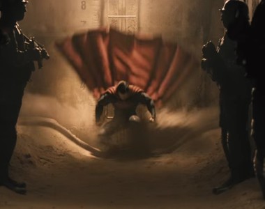 《超級英雄降落》原來去除特效後其實也就是用力跳一下w