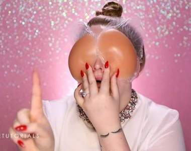 外國瘋《用Nubra化妝》享受矽膠在臉上滑動的詭異觸感