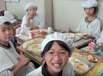 老外看呆《日本學校午餐禮儀》孩子的教育不能等~ 老外看呆《日本學校午餐禮儀》孩子的教育不能等~