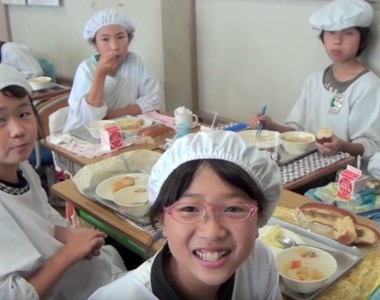 老外看呆《日本學校午餐禮儀》孩子的教育不能等～