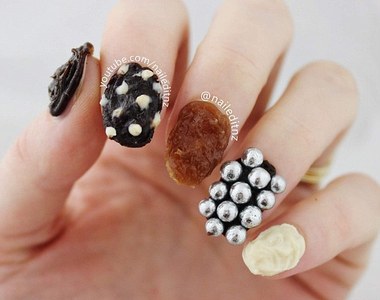 《可食用甜食指彩》肚子餓的時候就吃指甲果腹？