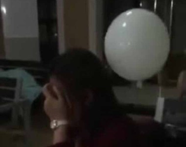 溫馨洋蔥《飄向媽媽的氣球》到底是誰在控制氣球？