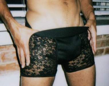 《男用蕾絲內著》透膚的性感魅力不只有女生才能擁有