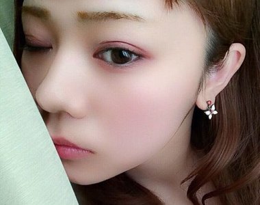 楚楚可憐《兔子眼妝》像是剛哭哭過的紅紅眼