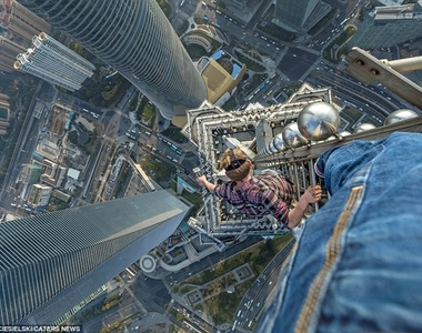 少年《從400公尺高處拍下的景象》很壯觀但是他們也被警察抓走了www