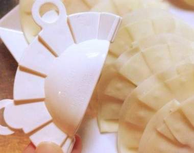 《百元手做餃子器》讓你輕鬆量產美食的好幫手