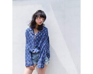 《睡衣穿出門》大流行　起床感滿滿的襯衫睡衣才是最新時尚★