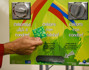 《史上保險套發最多的里約奧運》平均一天一個人可以用到3個欸