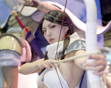 《真人版法蘭吉絲》角色扮演這樣的乳量還原就對惹